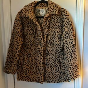 Billabong cheetah button up fleece with pockets.